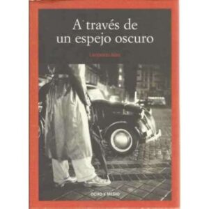 A través de un espejo oscuro