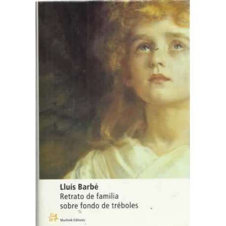 RETRATO DE FAMILIA SOBRE FONDO DE TRÉBOLES